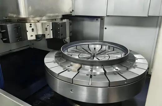 Lavorazione al tornio verticale CNC