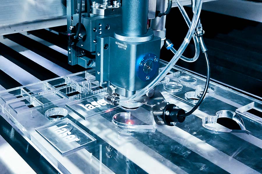 激光切割亚克力