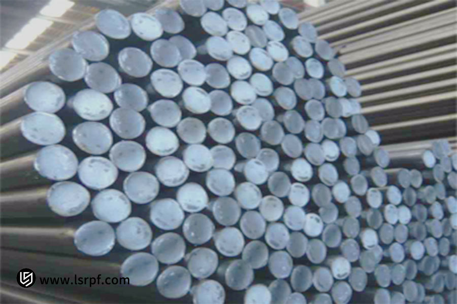 Acciaio per utensili e matrici resistente all'usura e durevole